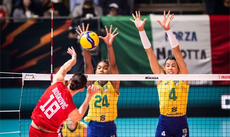 Equipe brasileira perdeu por 3 sets a 0