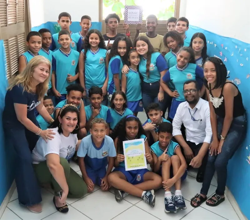 Crianças ficaram em terceiro lugar com a criação e ilustração de uma história para o "Concurso Escolar FrancEcolab Brasil 2022"