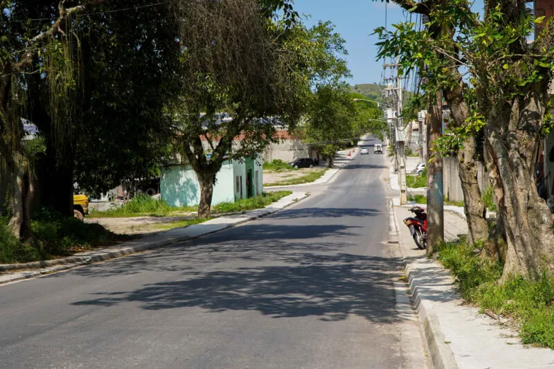 Toda a extensão da Estrada da Meia Noite até chegar na Estrada de Santa Izabel também recebeu asfalto