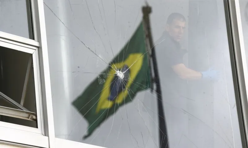 Manifestante sp´ro-Bolsonaro envolvidos em atos terroristas no DF forma acusados de ameaçar repórteres, fotógrafos e correspondentes internacionais