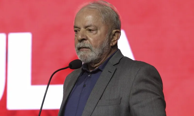 Ex-presidente Lula afirma que bancos públicos devem fazer parte das políticas sociais