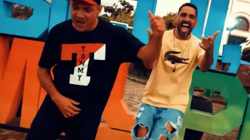 O videoclipe oficial possui mais de 2 milhões de visualizações no Youtube