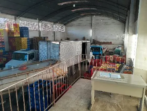 Também houve apreensão de diversos engradados de cerveja, rótulos e tampinhas utilizados na adulteração.