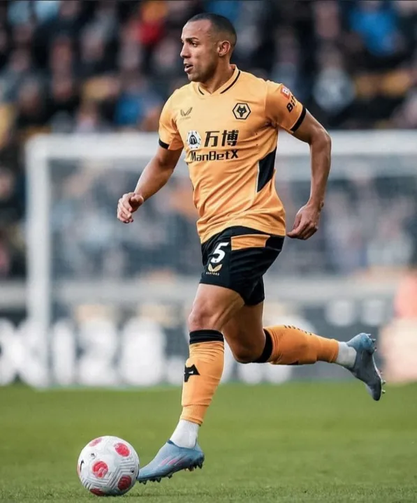 Fernando Marçal durante passagem pelo Wolverhampton da Inglaterra