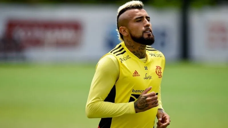 O volante sofreu uma lesão no tornozelo direito