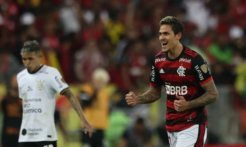 Pelo Flamengo as melhores oportunidades surgiram dos pés de Pedro