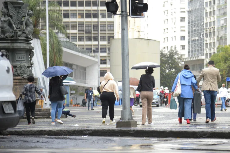 Os próximos dias na Região Metropolitana do Rio devem ser de tempo nublado e baixas temperaturas.