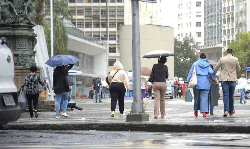 O Inmet emitiu um aviso amarelo por conta da previsão de chuvas intensas