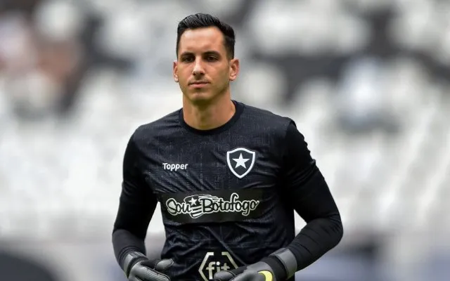 Goleiro integra a equipe desde 2017 e tem contrato estabelecido até dezembro