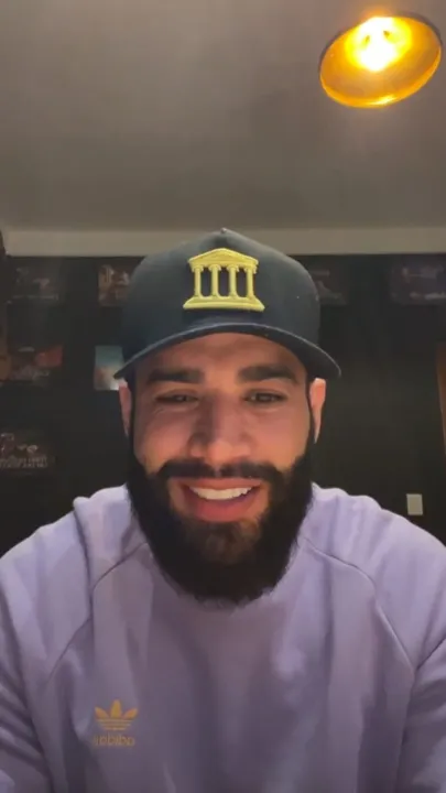 Gusttavo Lima durante transmissão ao vivo em seu Instagram