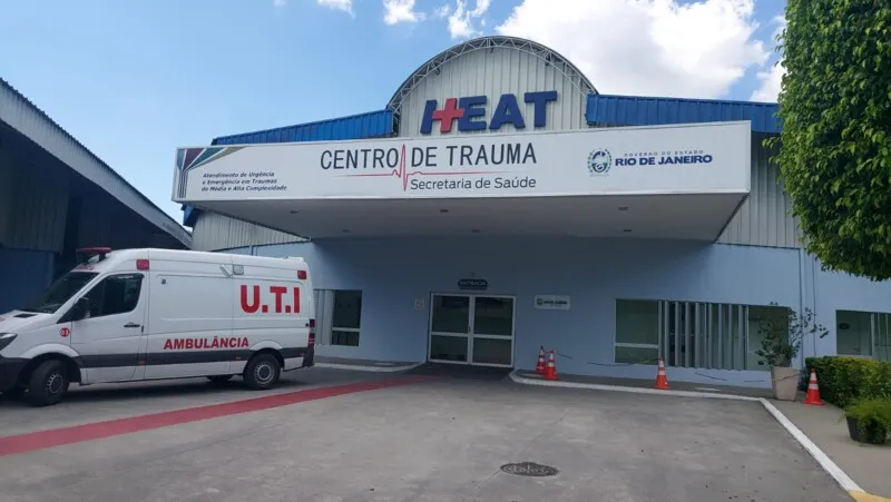 A mulher foi levada para o Hospital Estadual Alberto Torres