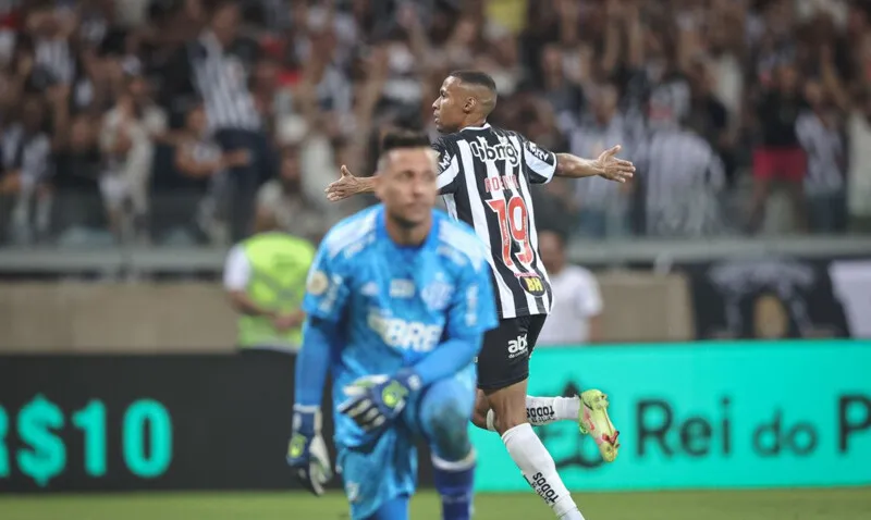 Imagem ilustrativa da imagem Flamengo perde para o Atlético-MG por 2 a 0 no Mineirão