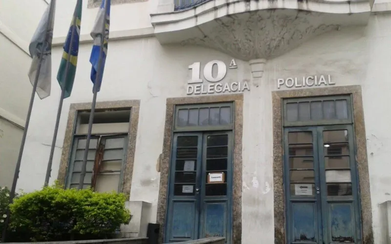 A mulher foi conduzida para a 10ª DP (Botafogo)