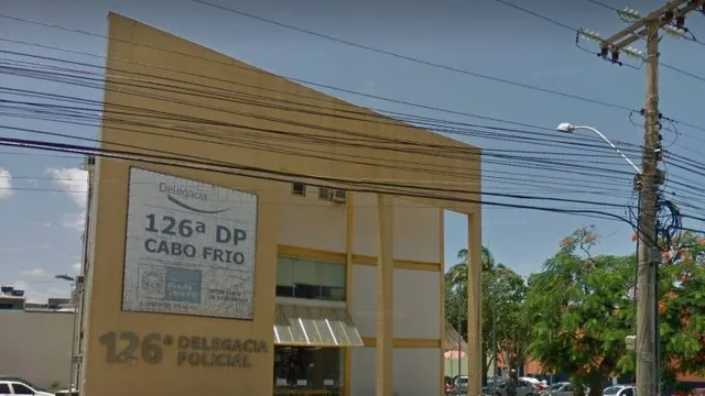 Ele foi levado para a 126ªDP (Cabo Frio) e depois para Delegacia de Homicídios da Baixada