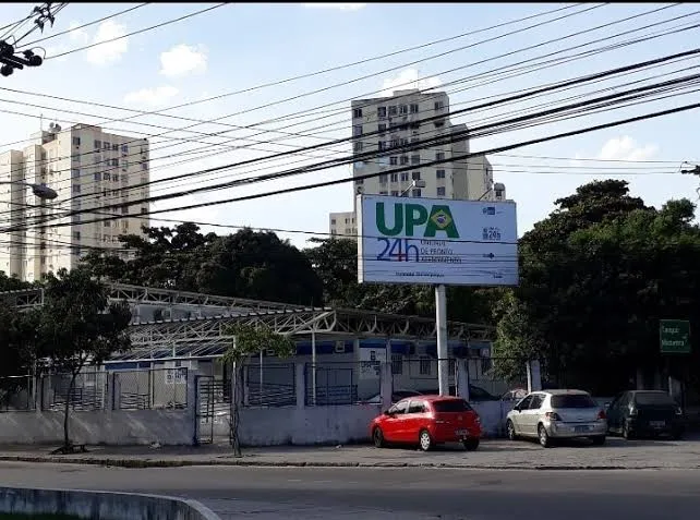 Após a troca de tiros, o policial foi socorrido para a UPA da Taquara