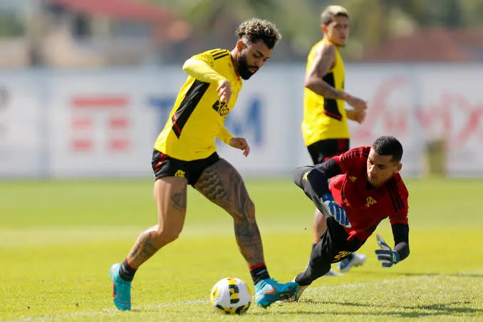 Jogadores do Flamengo se reapresentam no CT do Ninho do Urubu