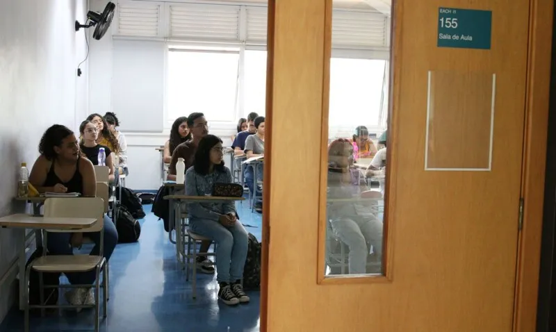 Jovens intensificam seus estudos
