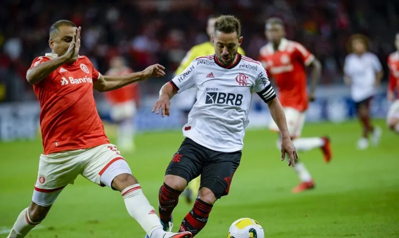 Flamengo busca vitória para retornar ao G4.