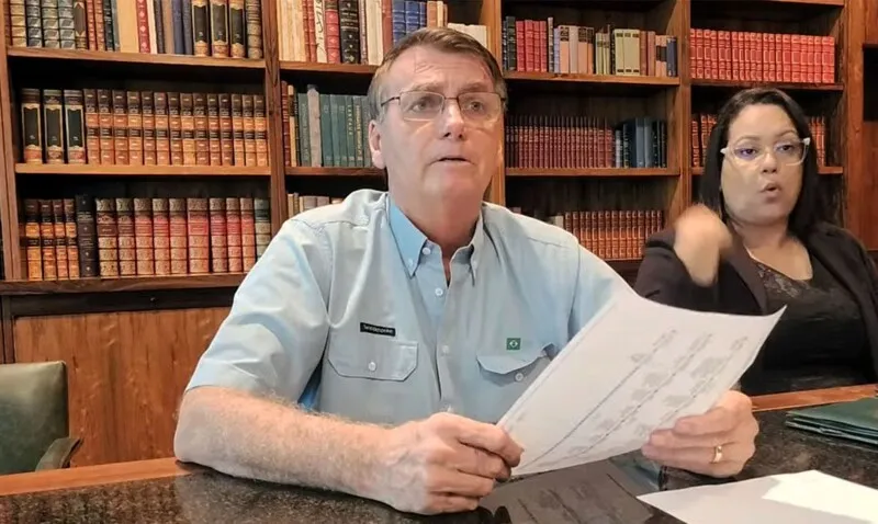Jair Bolsonaro fez live nesta sexta (30)