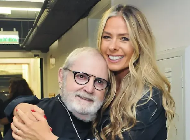 "Vou seguir te aplaudindo e através de suas obras aprendendo com você", escreveu Adriane Galisteu