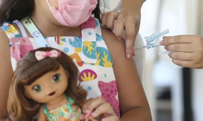 Vacinação disponível para população a partir dos 3 anos