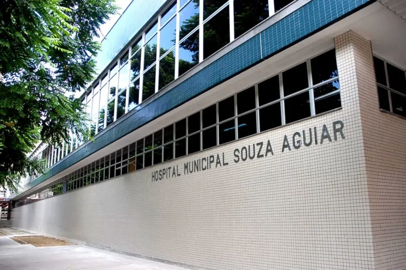 Vítima foi levada para Hospital Municipal Souza Aguiar