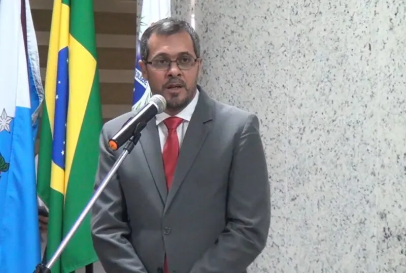 Prefeito Leandro Peixe