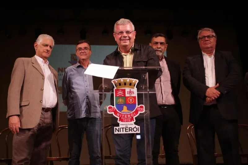 O prefeito Axel Grael esteve presente na cerimônia de lançamento da segunda fase do programa, nesta quarta (3).