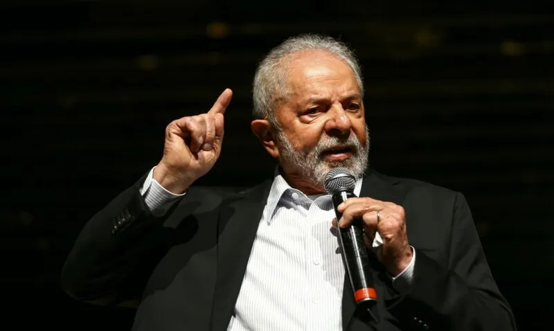 A solenidade de sanção ocorreu durante a cerimônia de posse, no Palácio do Planalto