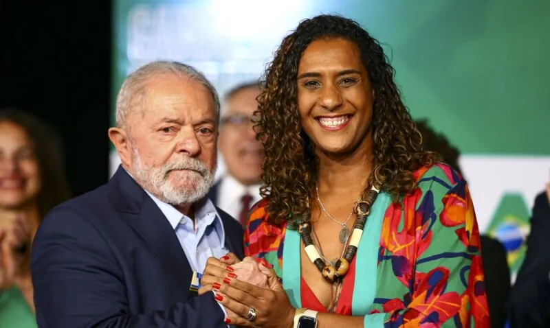 Imagem ilustrativa da imagem Ministra diz que Brasil do futuro precisa responder dívidas do passado