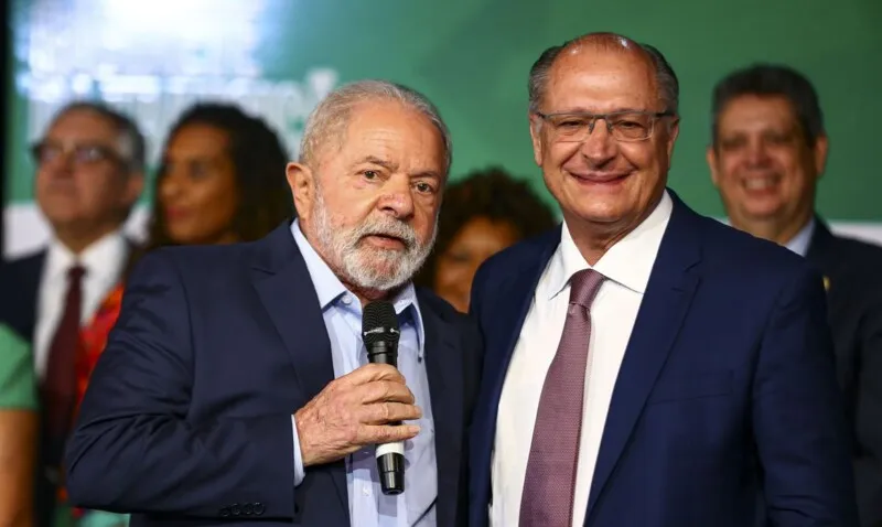 A sessão solene destinada a empossar Luiz Inácio Lula da Silva e Geraldo Alckmin deve ocorrer no plenário da Câmara dos Deputados no dia 1º de janeiro de 2023, a partir das 15h