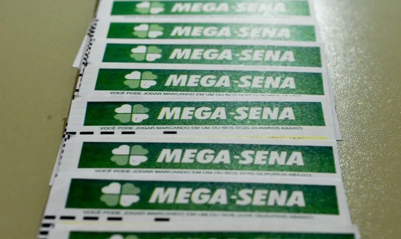 A aposta simples, com seis dezenas, custa R$ 4,50
