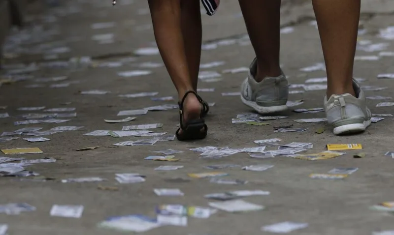 128,2 toneladas de resíduos de campanha foram recolhidos pela Comlurb