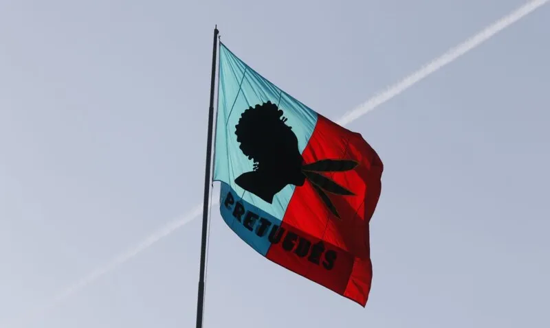 Bandeira ficará hasteada até o primeiro semestre de 2023