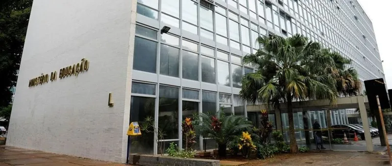 MEC relatou, no ano passado, suspeitas de vazamento de dados e uso de certificados falsos