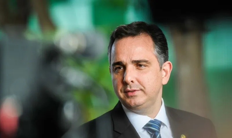 Rodrigo Pacheco é o terceiro na linha de sucessão presidencial