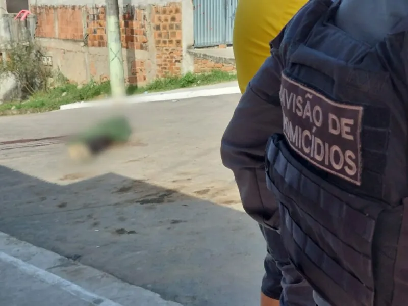 Homem estava trabalhando quando começou uma troca de tiros na Estrada do Bichinho, em Ipiíba