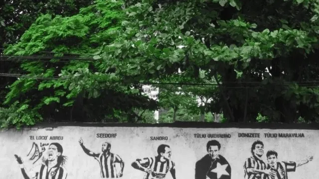 A ideia é fazer um muro similar no Nilton Santos