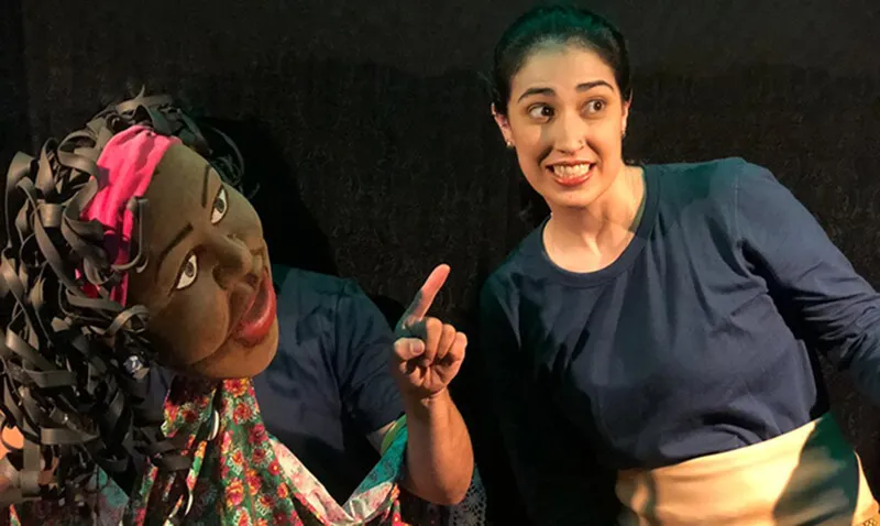A companhia de teatro BuZum! nasceu em 2010, com a ideia de colocar rodas no teatro e levar o teatro ao encontro do público