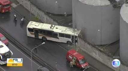Pista escorregadia teria provocado o acidente
