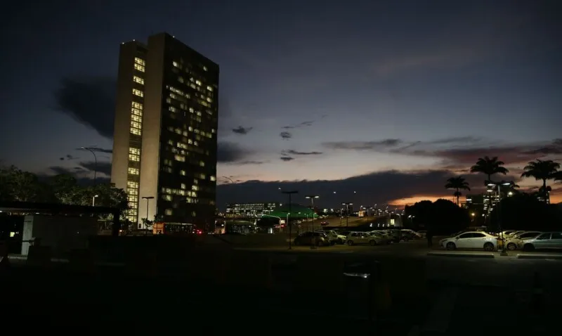 Repasse de benefícios assistenciais em ano de eleição pode qualificar crime eleitoral