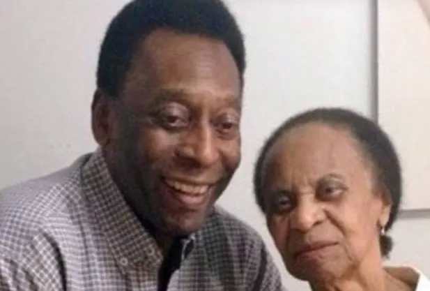Mãe de Pelé tem 100 anos