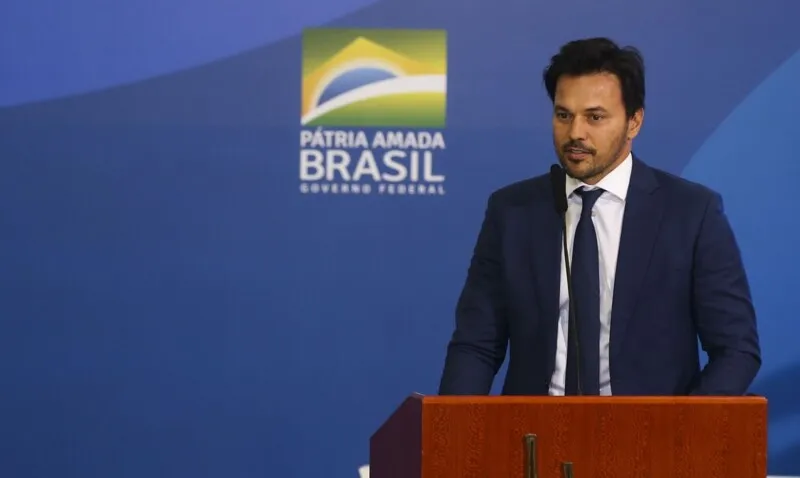 O Brasil tinha cerca de 25 mil escolas sem internet em 2020