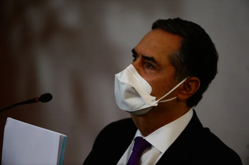 O ministro do (STF) Luís Roberto Barroso encaminhou à Procuradoria-Geral da República acusação criminal contra Bolsonaro