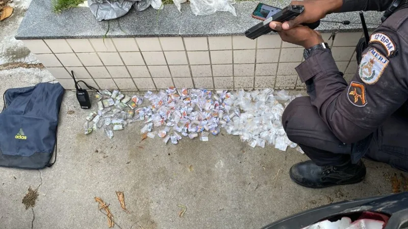 Com o acusado, foram encontrados crack, cocaína e maconha.