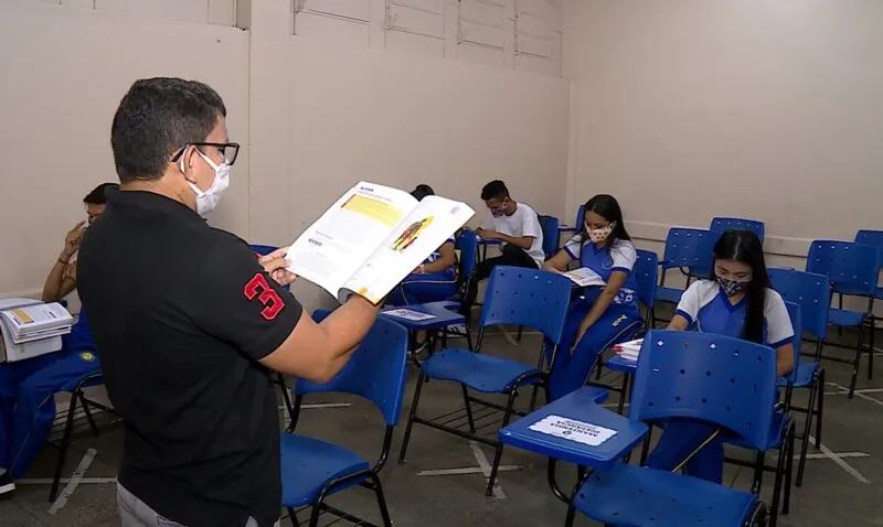 Os candidatos interessados devem possuir pós-graduação ou formação com 120 horas em Educação Especial ou Atendimento Educacional Especializado