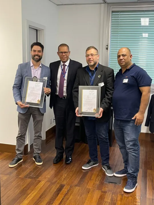 As honras foram entregues aos Drs. Thiago Dutra Vilar e Marcus Vinícius Cunha dos Santos