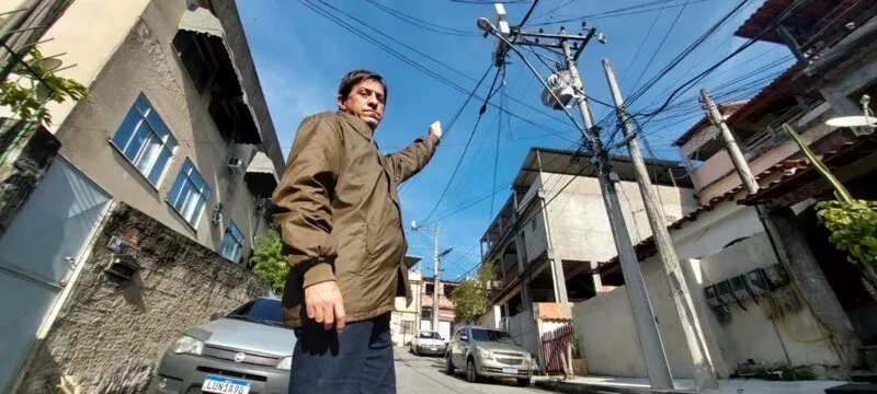 Alexandre diz que já foi à prefeitura, abriu cinco protocolos, mas nada foi feito
