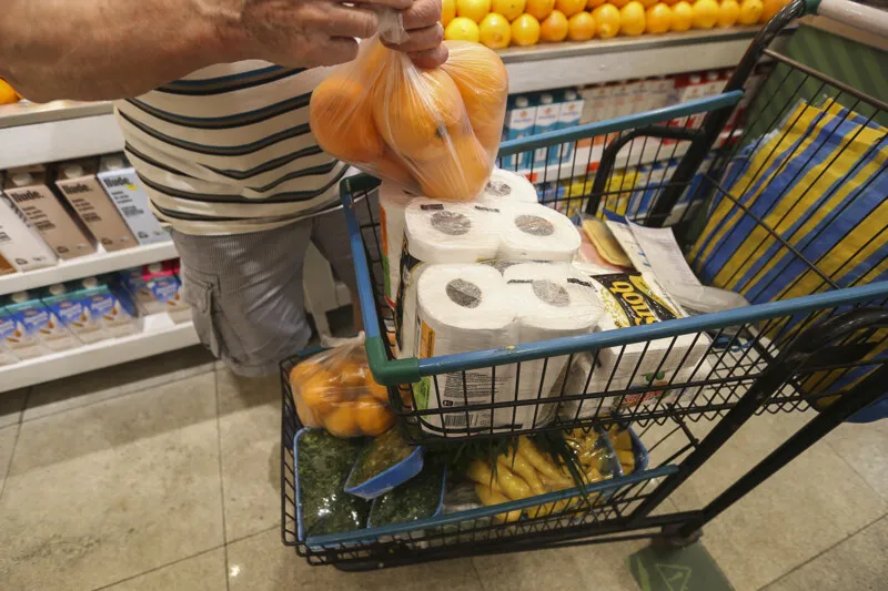 Dos dez produtos mais abandonados pelos consumidores, metade dos itens são da cesta básica