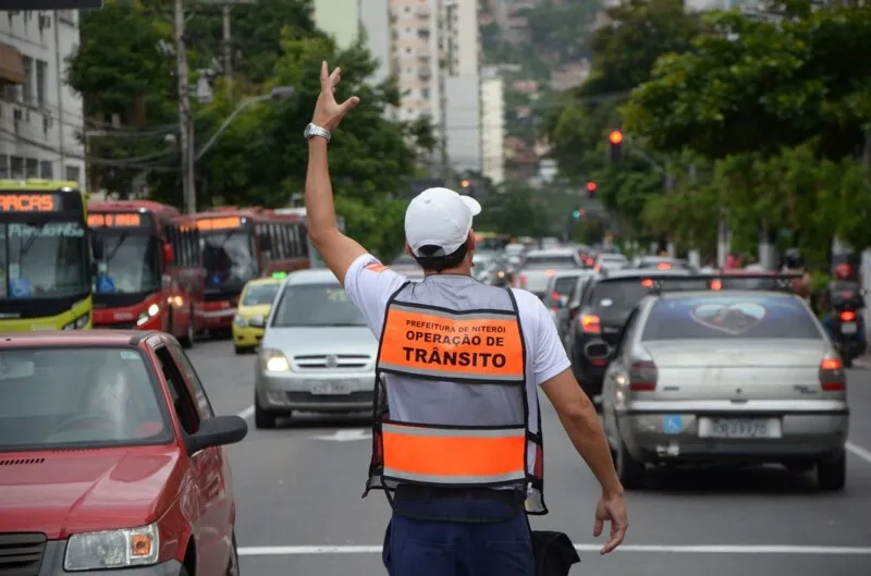 Também serão reservadas vagas de estacionamento na Rua Presidente Castelo Branco, das 22h do dia 22 até as 11h do dia 23